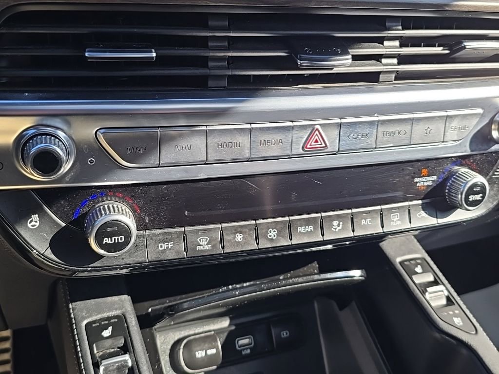 Used 2021 Kia Telluride SX w/ SX Prestige Package image 16