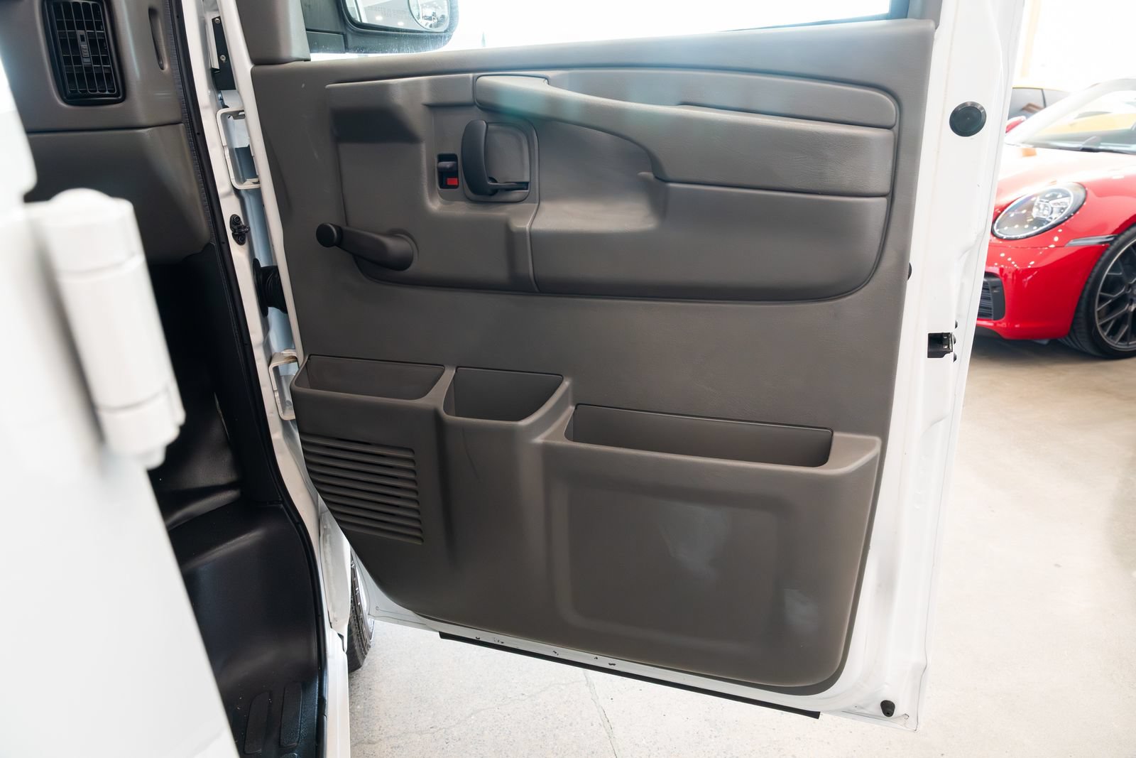 Used 2006 GMC Savana 1500 RWD image 19