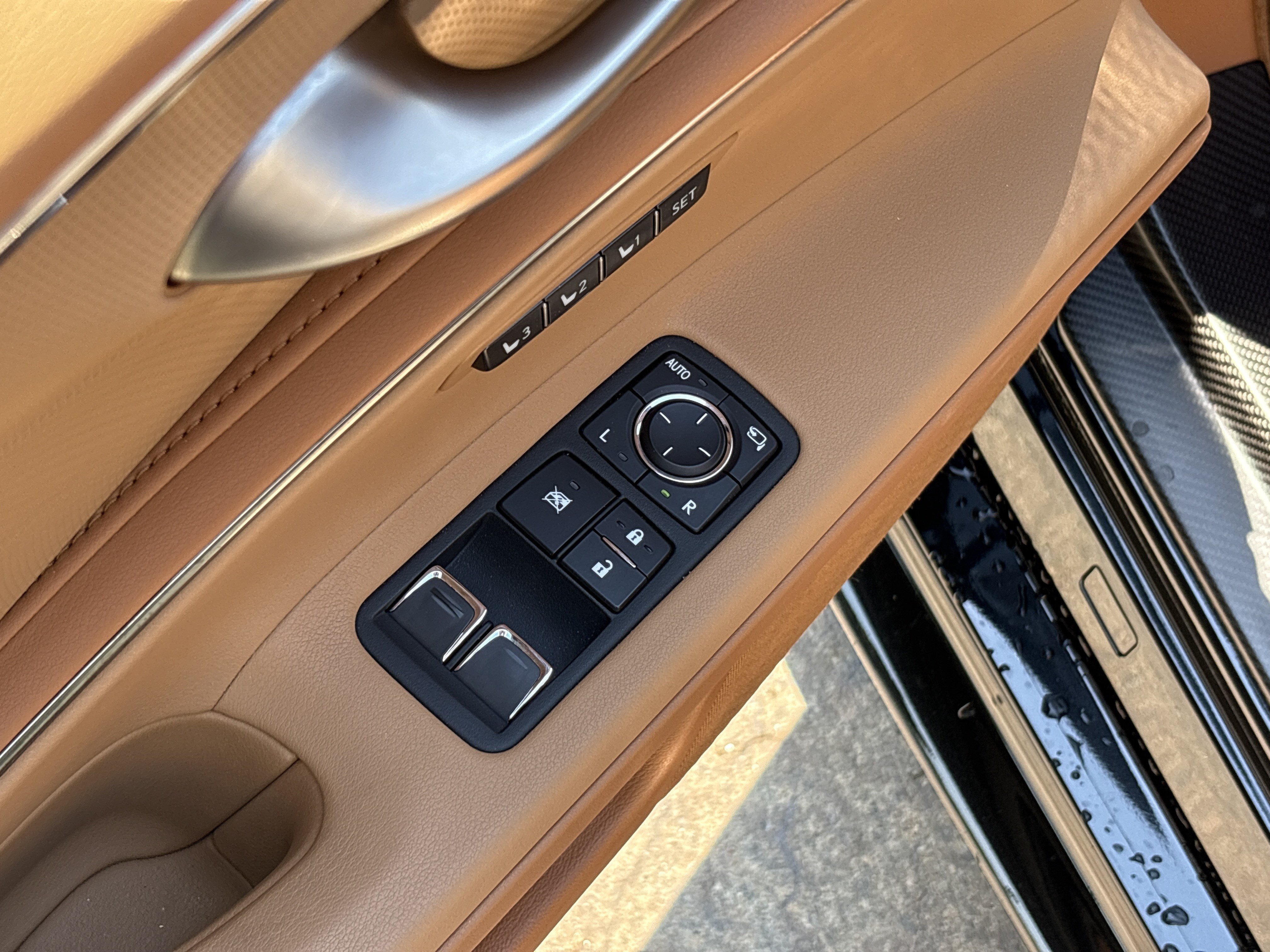 Certified 2021 Lexus LC 500 Convertible w/ Touring Package RWD image 15