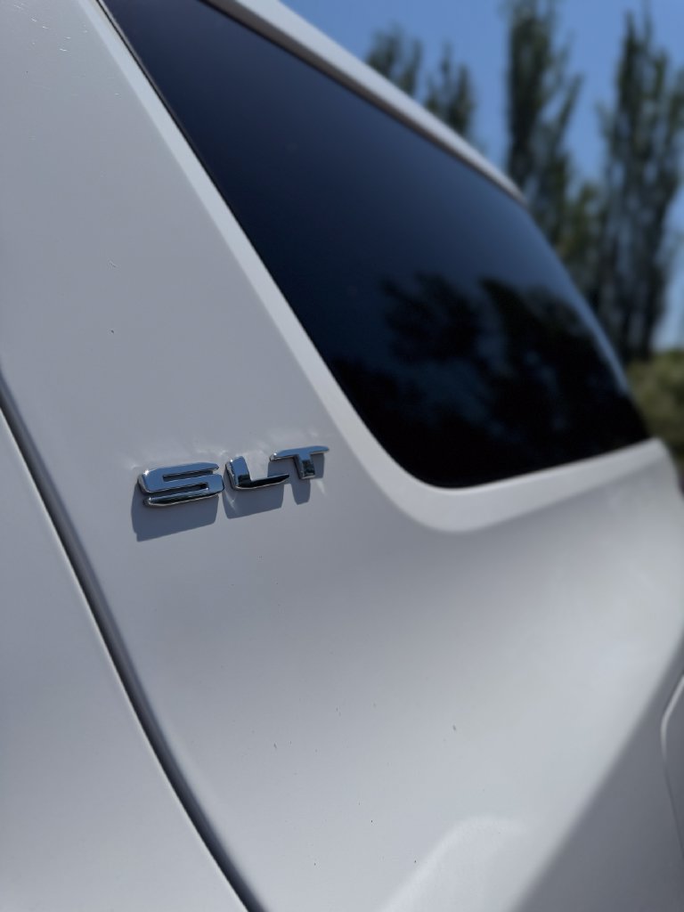 Used 2023 GMC Acadia SLT AWD/4WD image 50