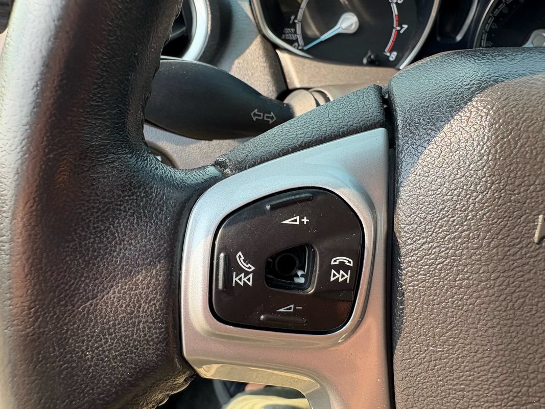 Used 2015 Ford Fiesta SE w/ Equipment Group 201A FWD image 18