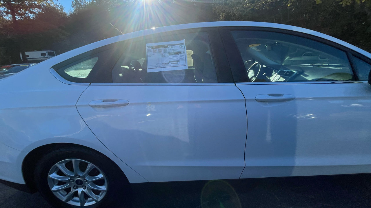 Used 2015 Ford Fusion S image 10