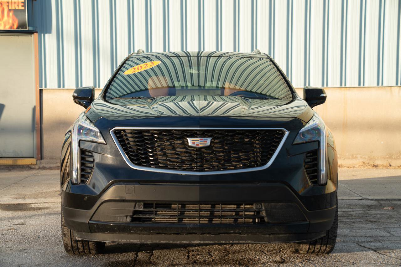 Used 2023 Cadillac XT4 Sport image 3