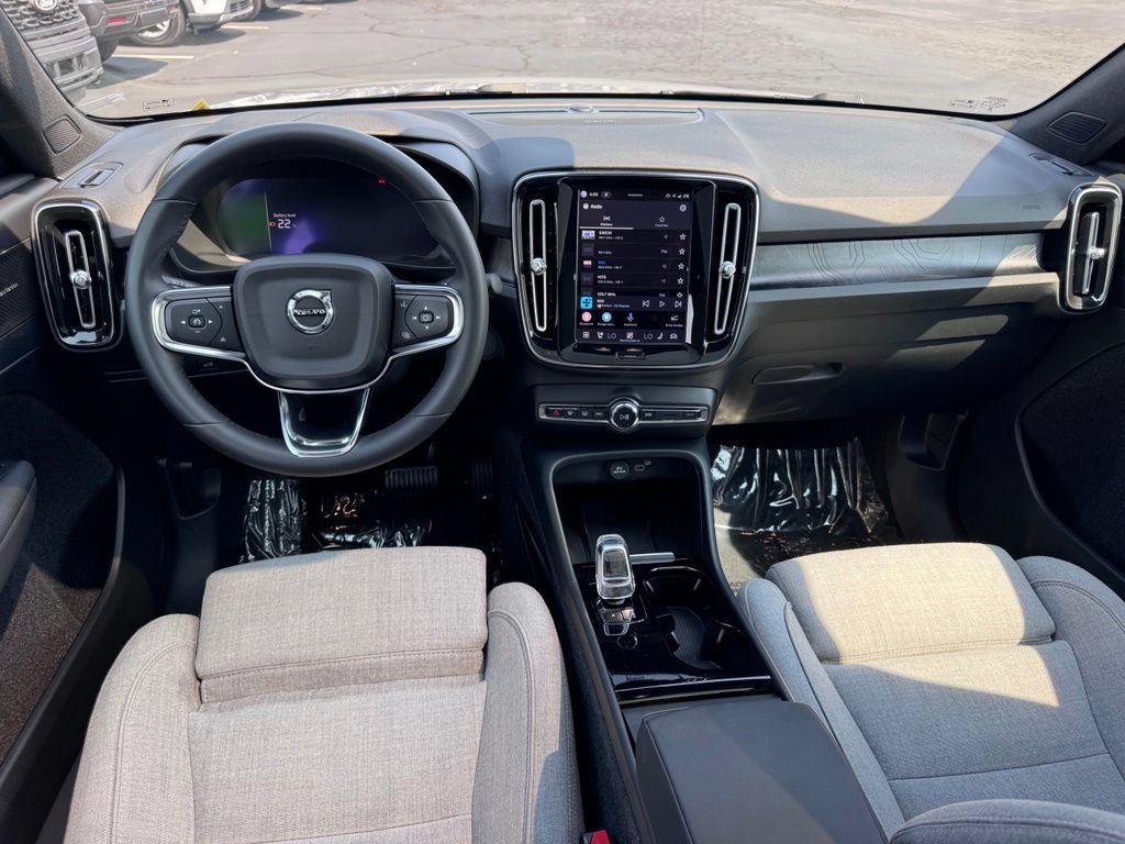 Used 2023 Volvo C40 P8 Recharge Ultimate AWD/4WD image 6