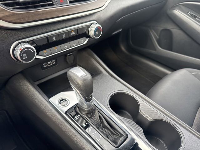 Used 2025 Nissan Altima 2.5 SV image 12