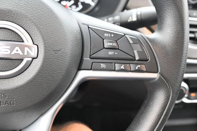 Used 2025 Nissan Altima 2.5 SV FWD image 16