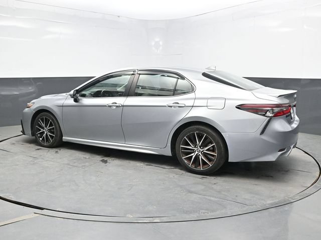 Used 2022 Toyota Camry SE FWD image 4