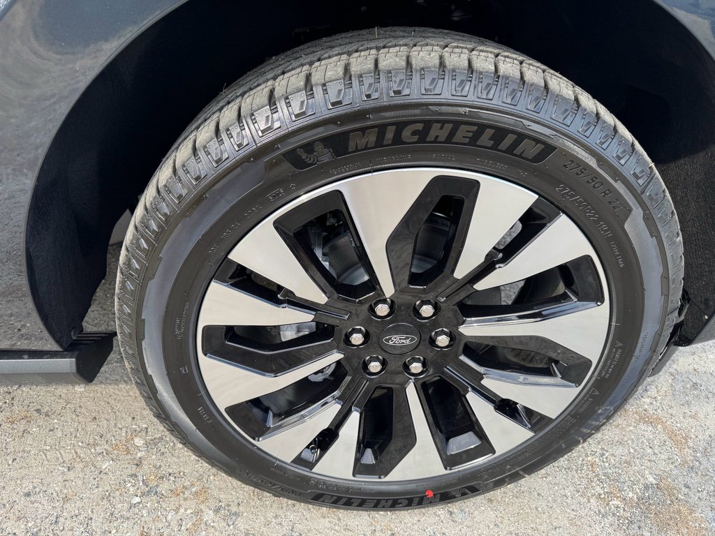 New 2026 Ford Expedition Platinum w/ Driver's Package AWD/4WD image 13