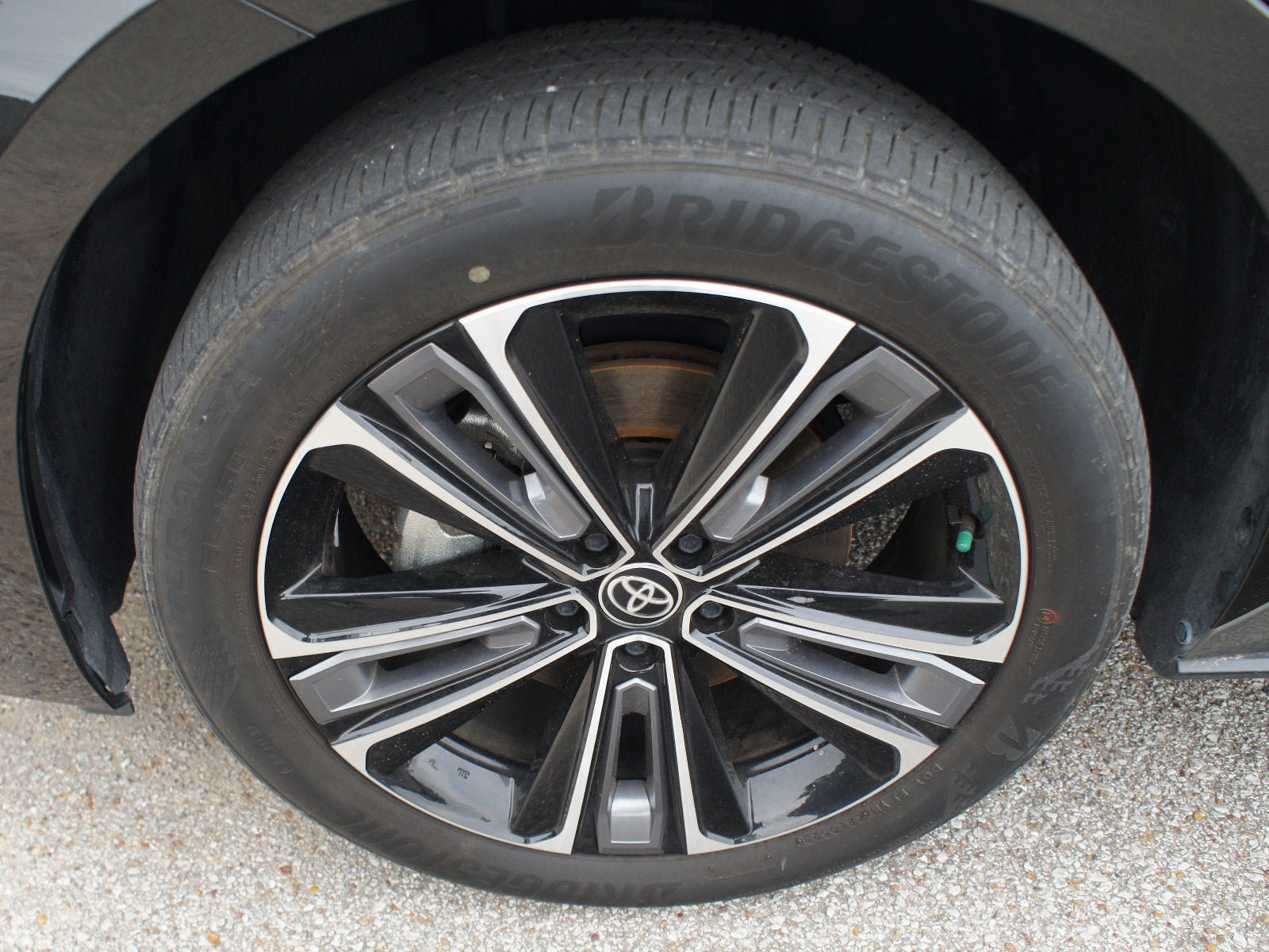Used 2023 Toyota bZ4X AWD image 27