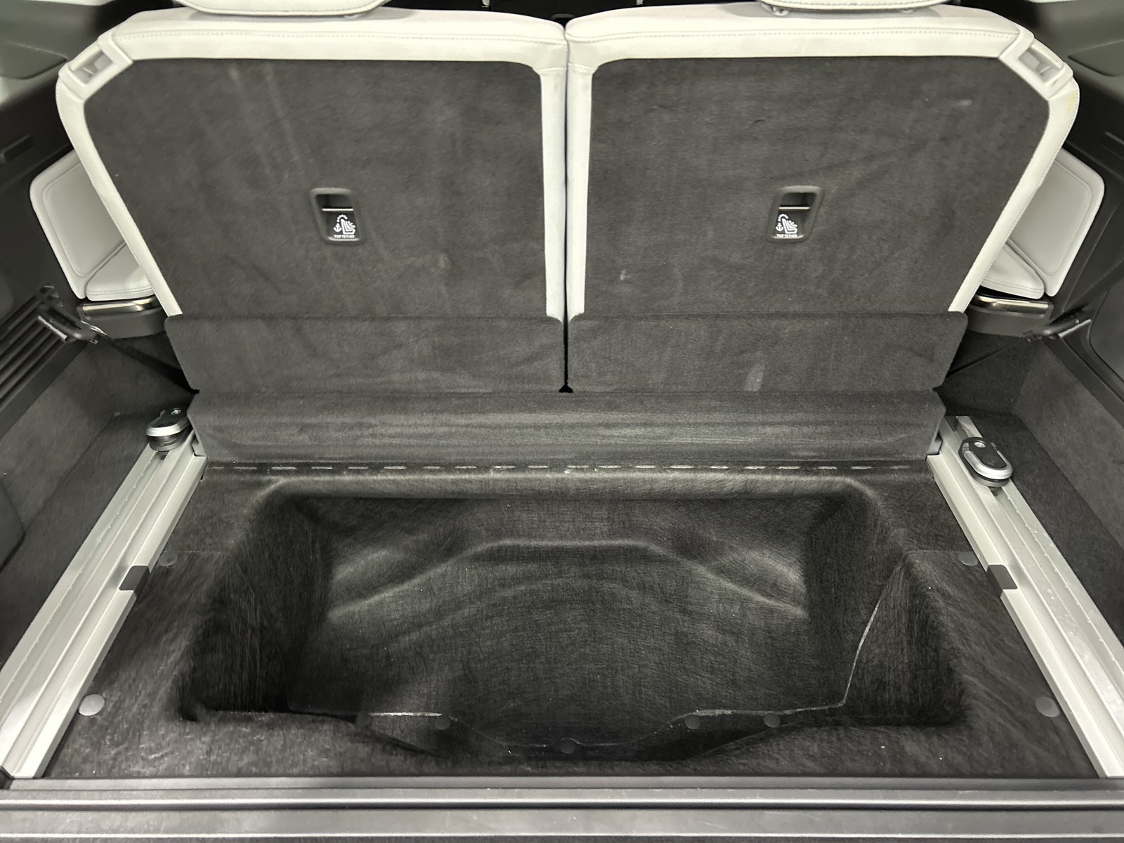 Used 2024 Rivian R1S Adventure AWD/4WD image 26