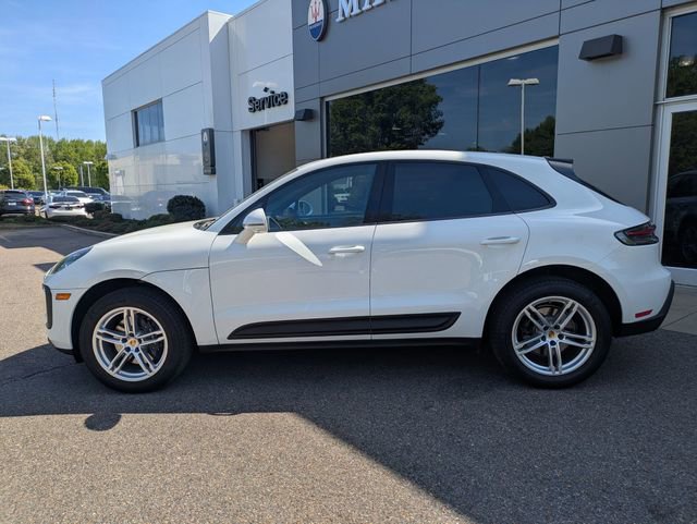 Used 2026 Porsche Macan AWD/4WD image 3