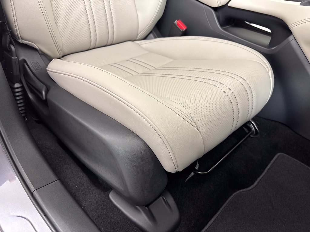 Used 2027 Honda HR-V EX-L image 9