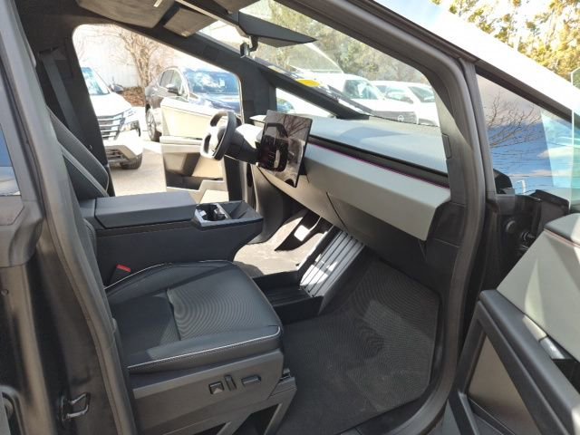 Used 2024 Tesla Cybertruck AWD Crew Cab image 11