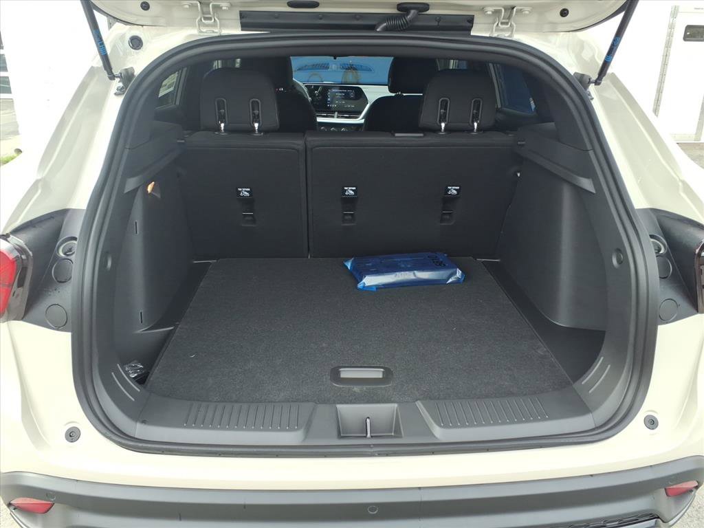 New 2026 Chevrolet Trax RS w/ Driver Confidence Package image 10