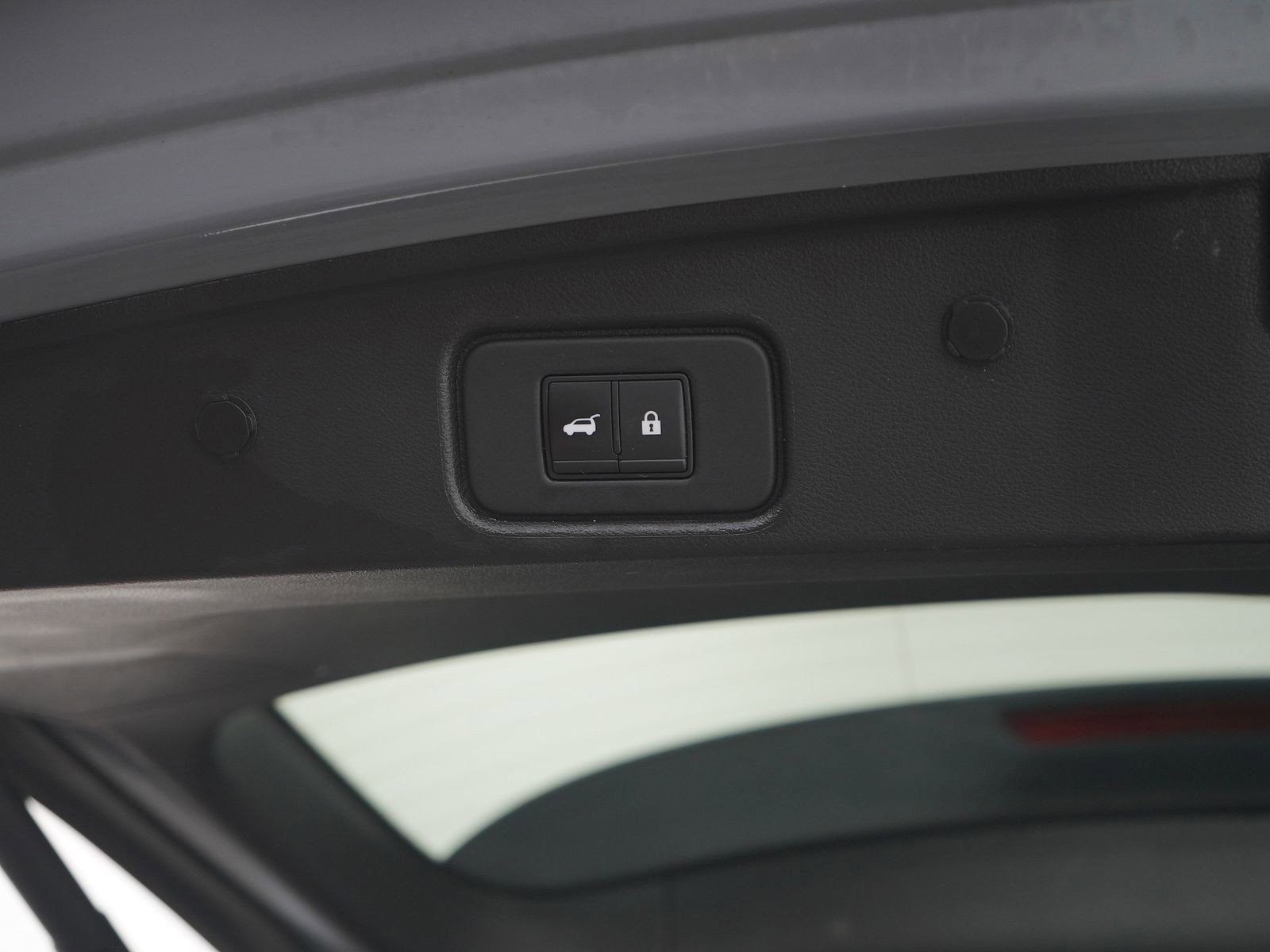 Used 2022 Nissan Pathfinder Platinum image 11