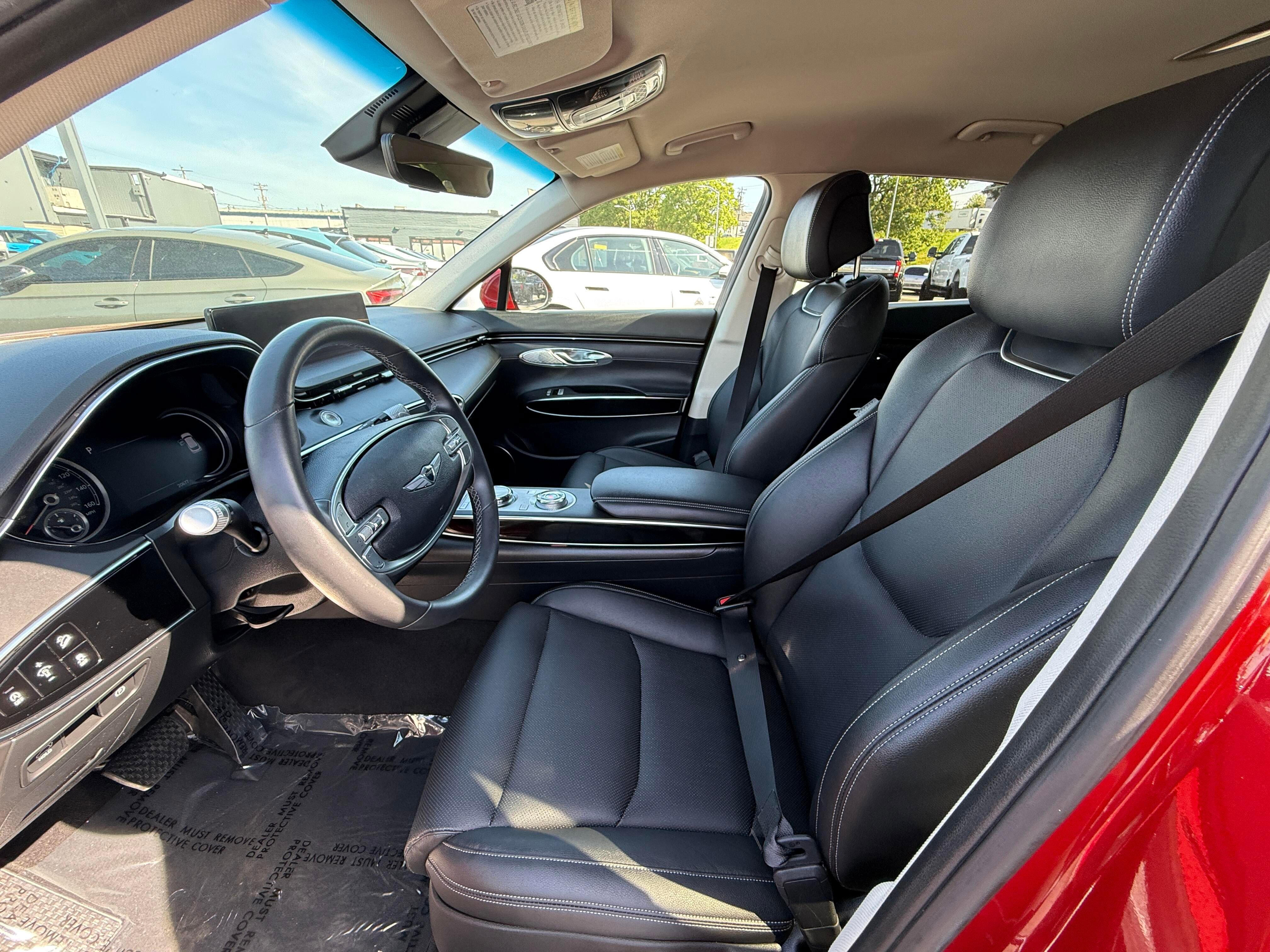 Used 2025 Genesis GV70 2.5T AWD/4WD image 5