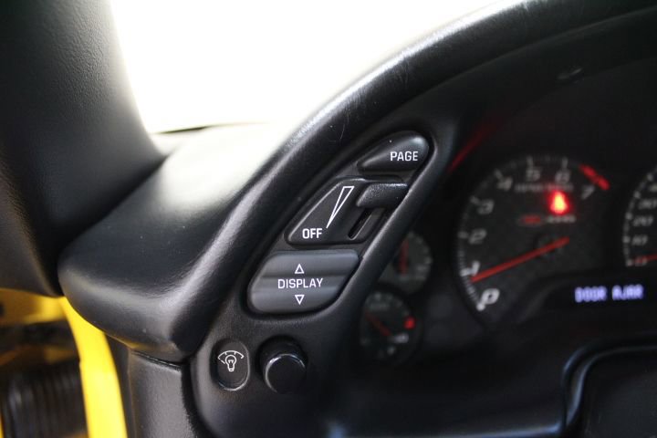Used 2002 Chevrolet Corvette Z06 w/ Memory Pkg RWD image 2