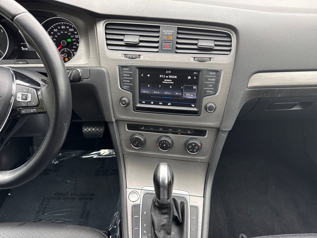 Used 2017 Volkswagen Golf Wolfsburg Edition image 17