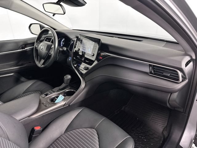 Used 2023 Toyota Camry SE w/ Cold Weather Package FWD image 27