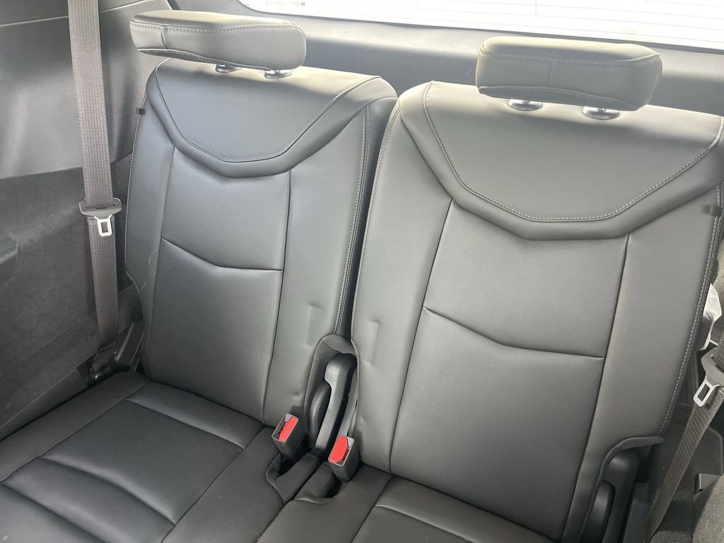 Used 2023 Cadillac XT6 Sport w/ Technology Package image 32