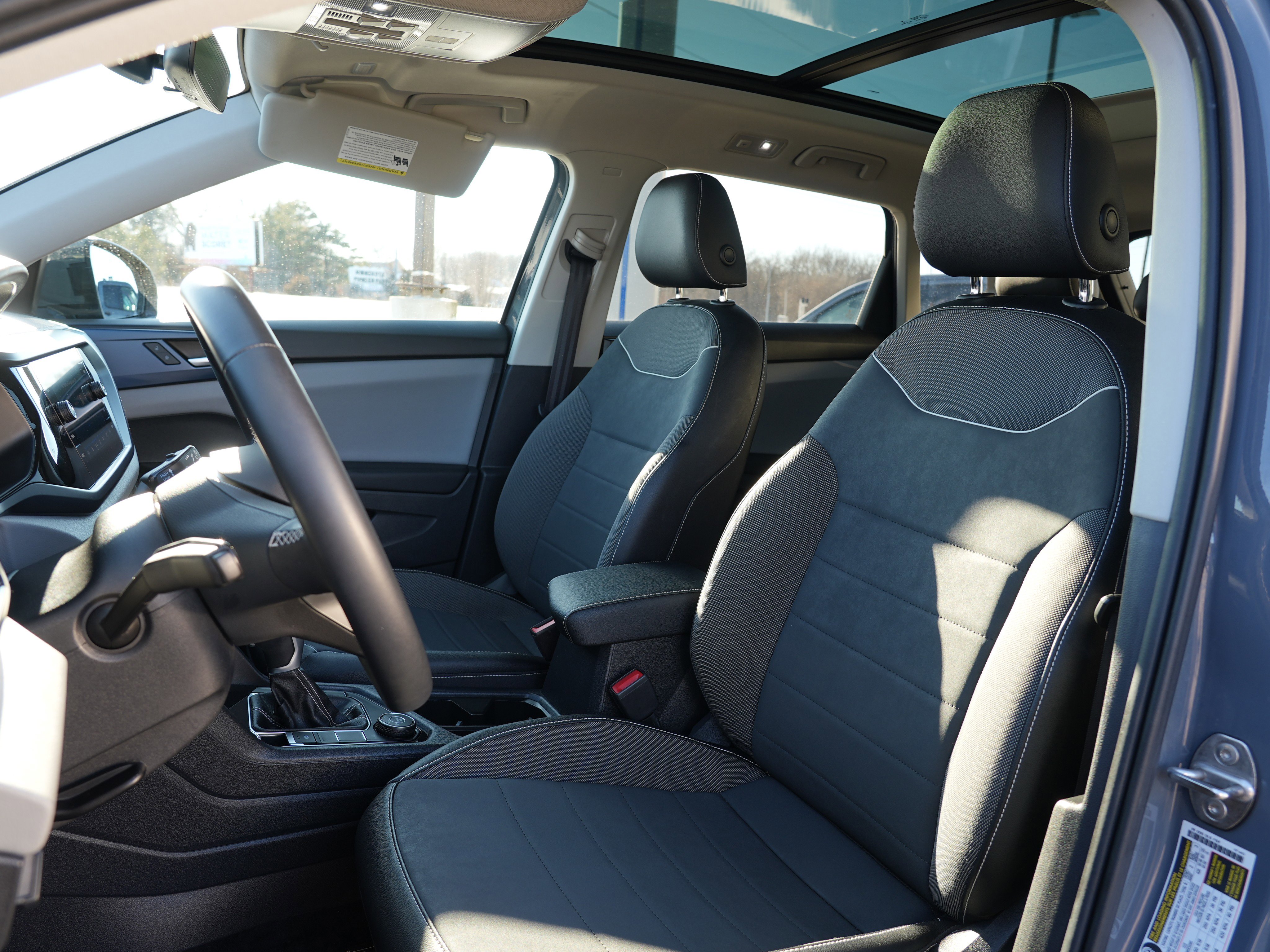 Used 2023 Volkswagen Taos SE image 14