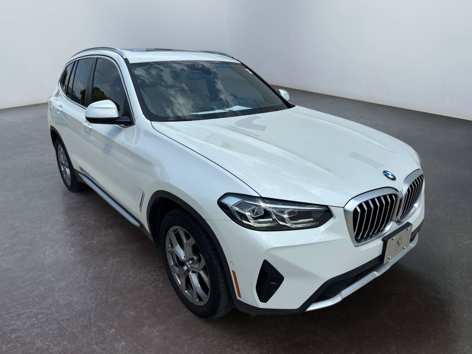 Used 2023 BMW X3 xDrive30i w/ Premium Package w/ZPA AWD/4WD image 11