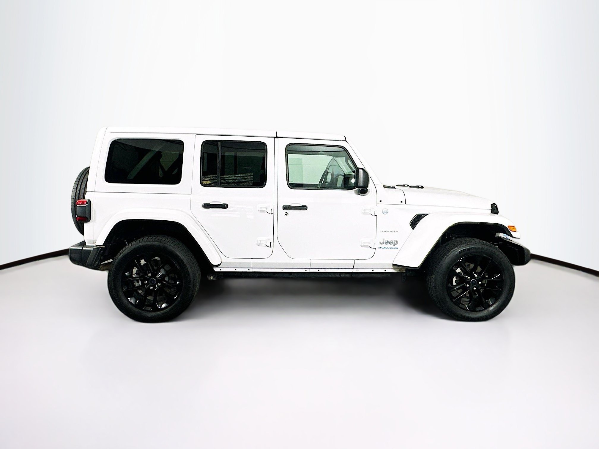 Used 2024 Jeep Wrangler Unlimited Sahara AWD/4WD image 10