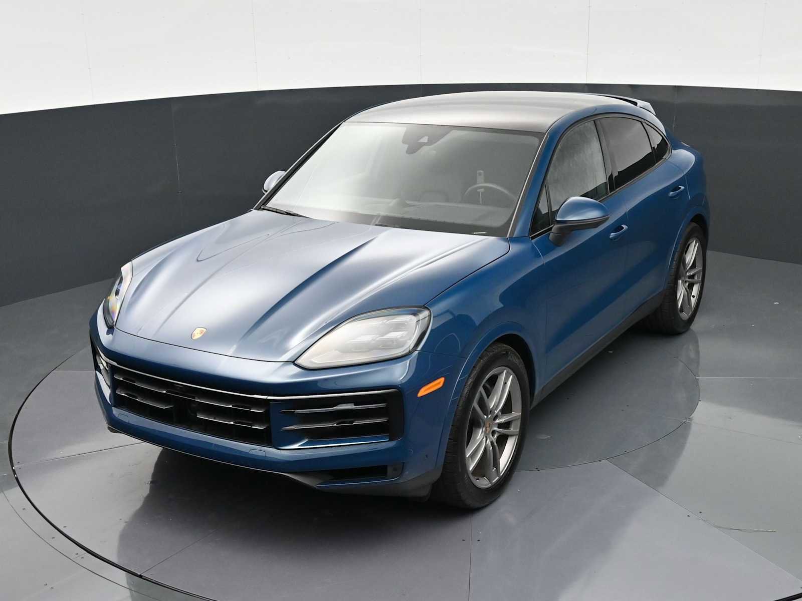 Certified 2025 Porsche Cayenne Coupe AWD/4WD image 30