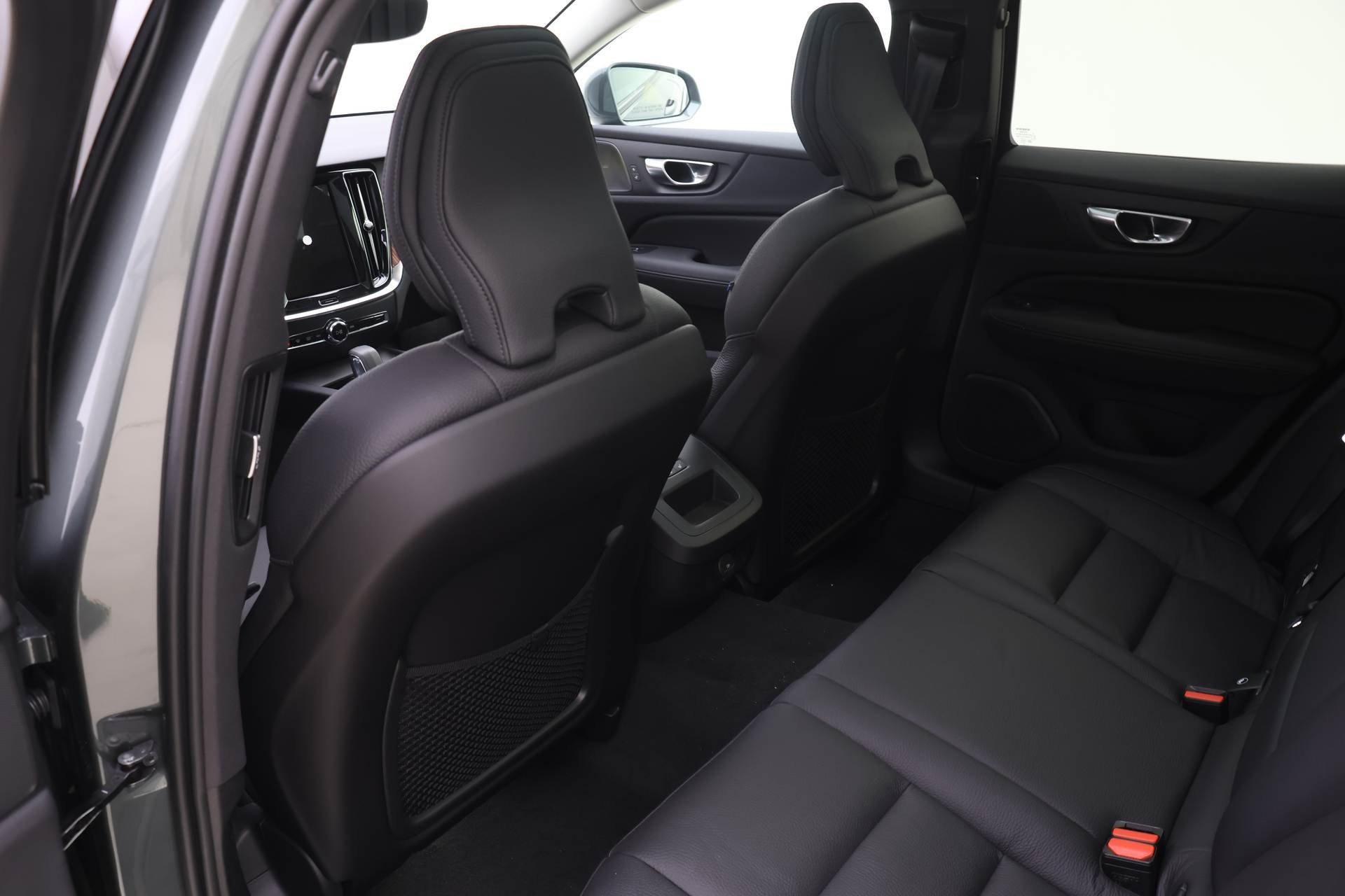 New 2026 Volvo V60 B5 Cross Country Plus w/ Protection Package Premier image 10