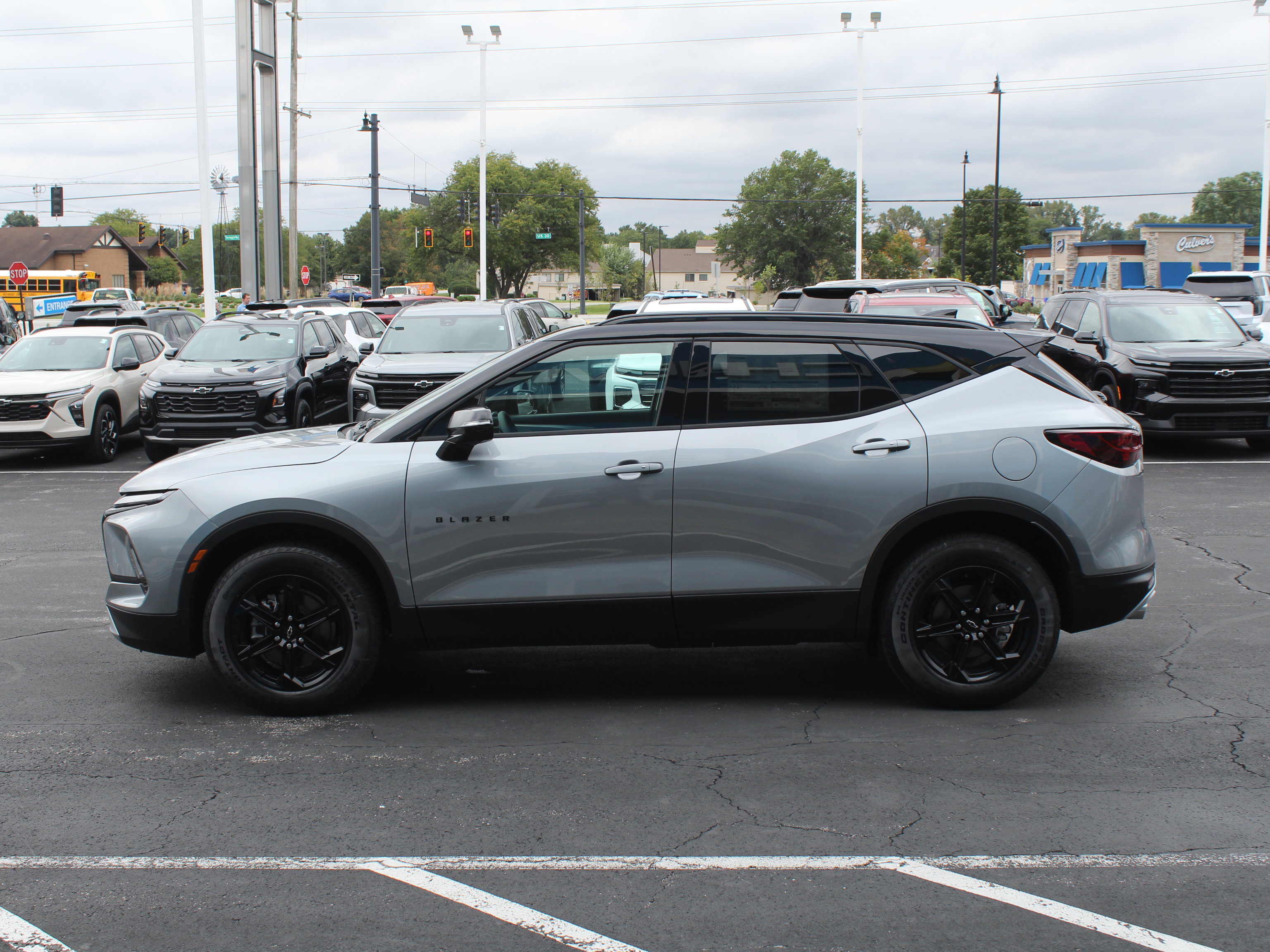 New 2026 Chevrolet Blazer LT w/ Midnight/Sport Edition AWD/4WD image 8