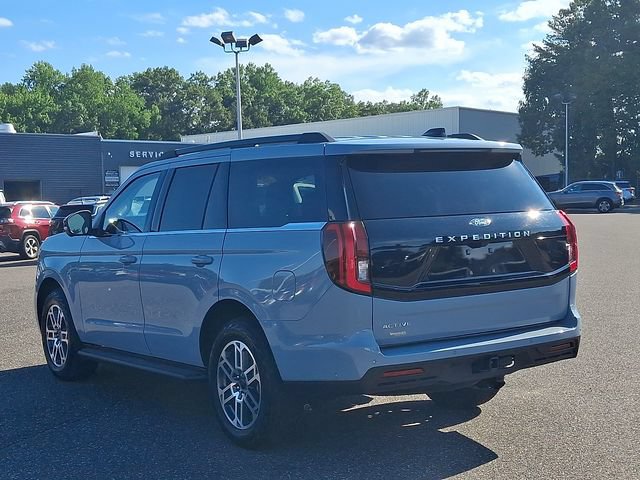 Certified 2025 Ford Expedition Active AWD/4WD image 4