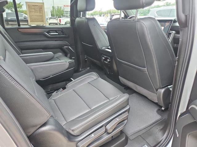 Used 2025 GMC Yukon XL Denali RWD image 27
