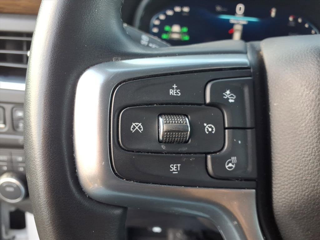 Used 2024 Chevrolet Suburban Premier image 19