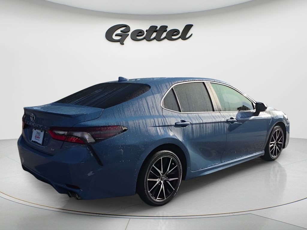 Used 2024 Toyota Camry SE image 5