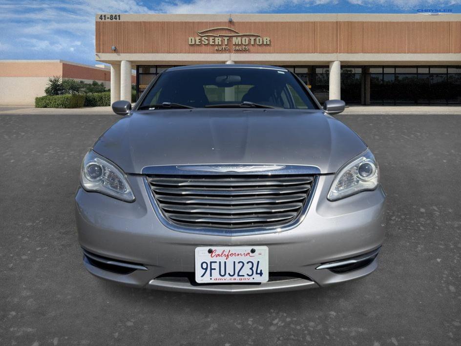 Used 2013 Chrysler 200 Touring FWD image 2