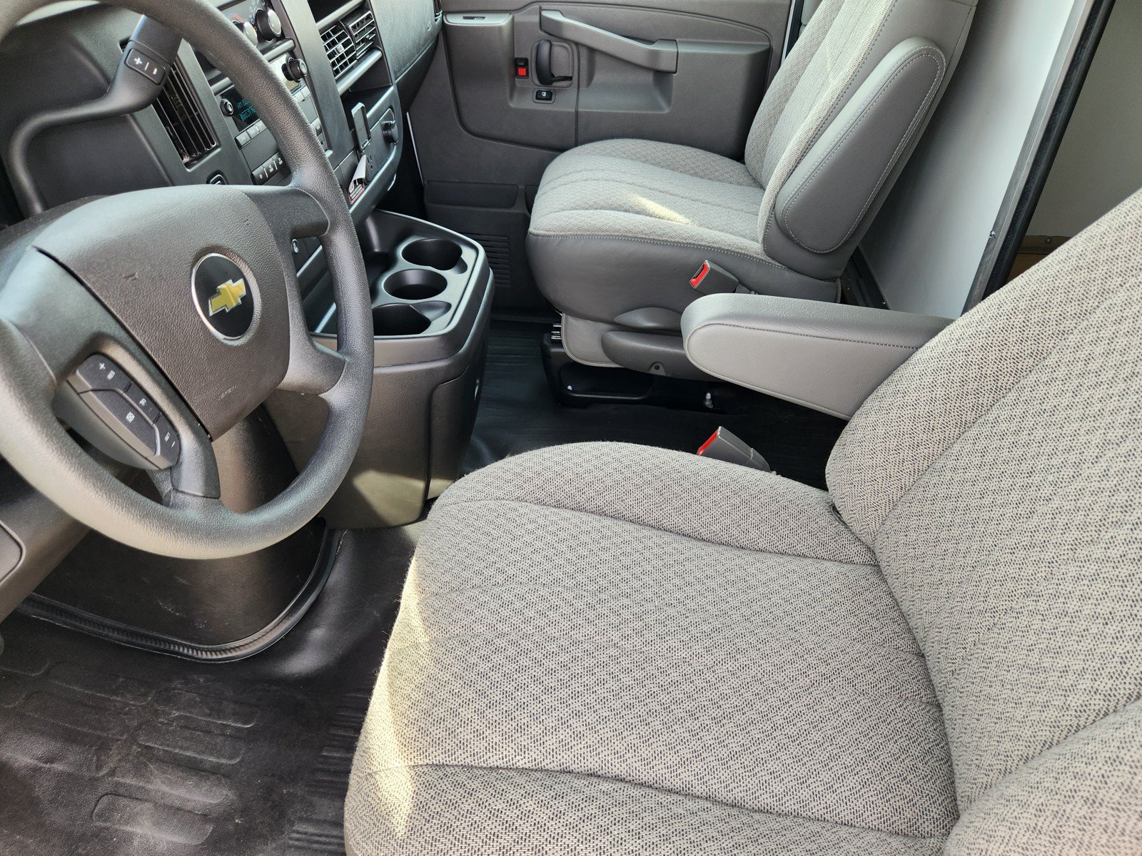 New 2025 Chevrolet Express 3500 w/ Power Convenience Package RWD image 9