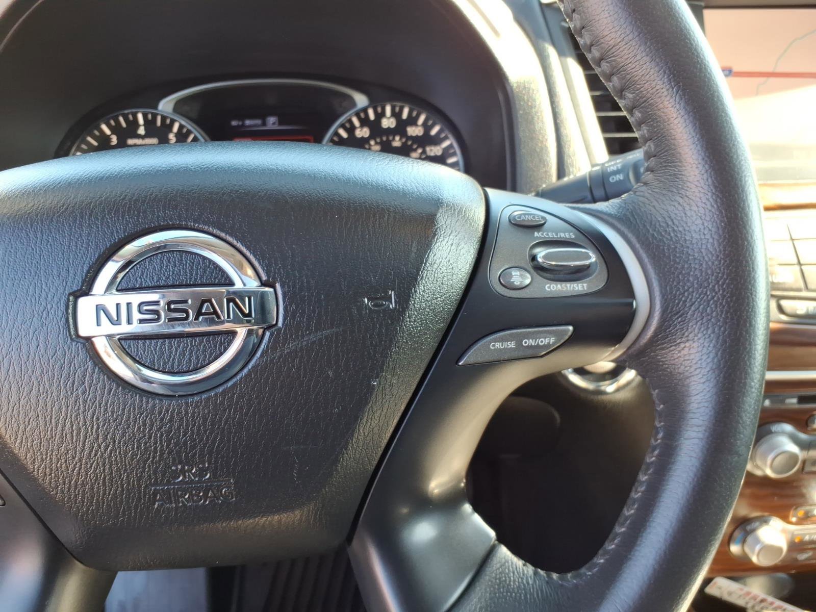 Used 2017 Nissan Pathfinder Platinum w/ Family Entertainment Package AWD/4WD image 19