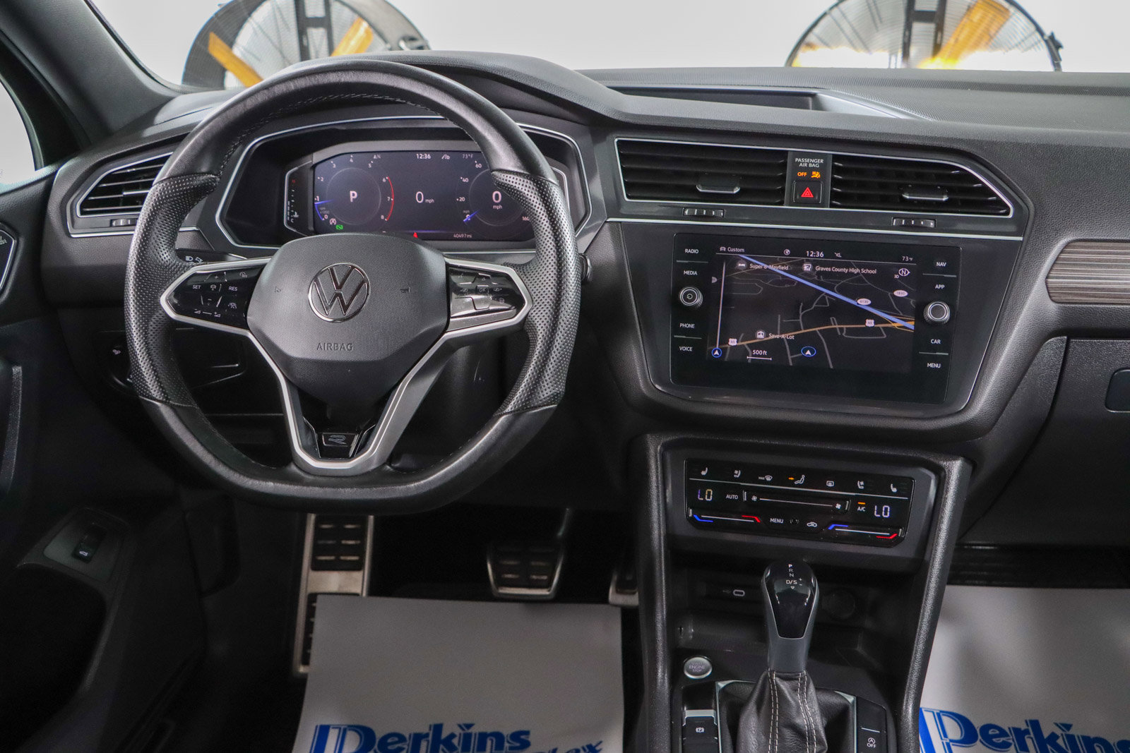 Used 2022 Volkswagen Tiguan SEL R-Line AWD/4WD image 17