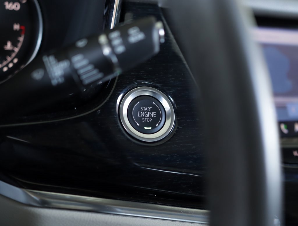 Used 2025 Cadillac XT6 Premium Luxury image 18