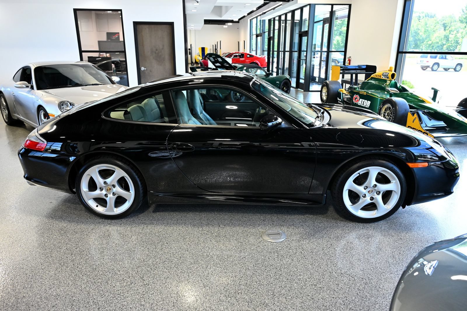 Used 2003 Porsche 911 Carrera RWD image 10