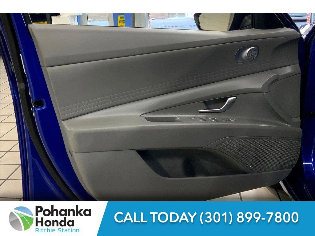 Used 2023 Hyundai Elantra SEL w/ Cargo Package image 25