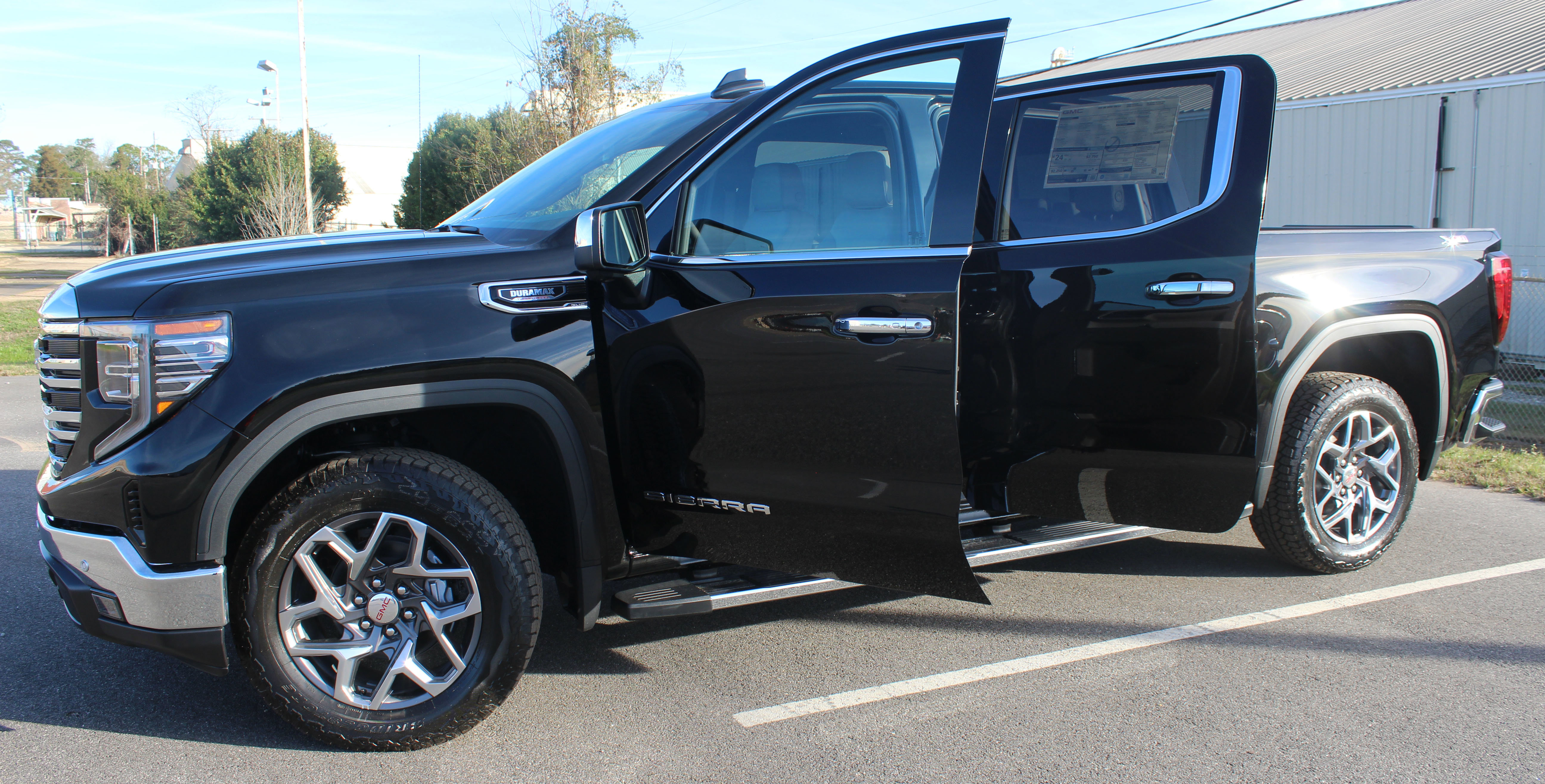 New 2026 GMC Sierra 1500 SLT w/ SLT Premium Plus Package image 4