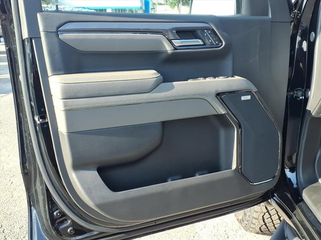 New 2026 Chevrolet Silverado 1500 ZR2 AWD/4WD image 14