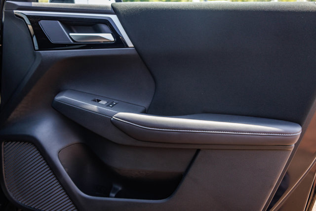 New 2025 Mitsubishi Outlander ES image 16