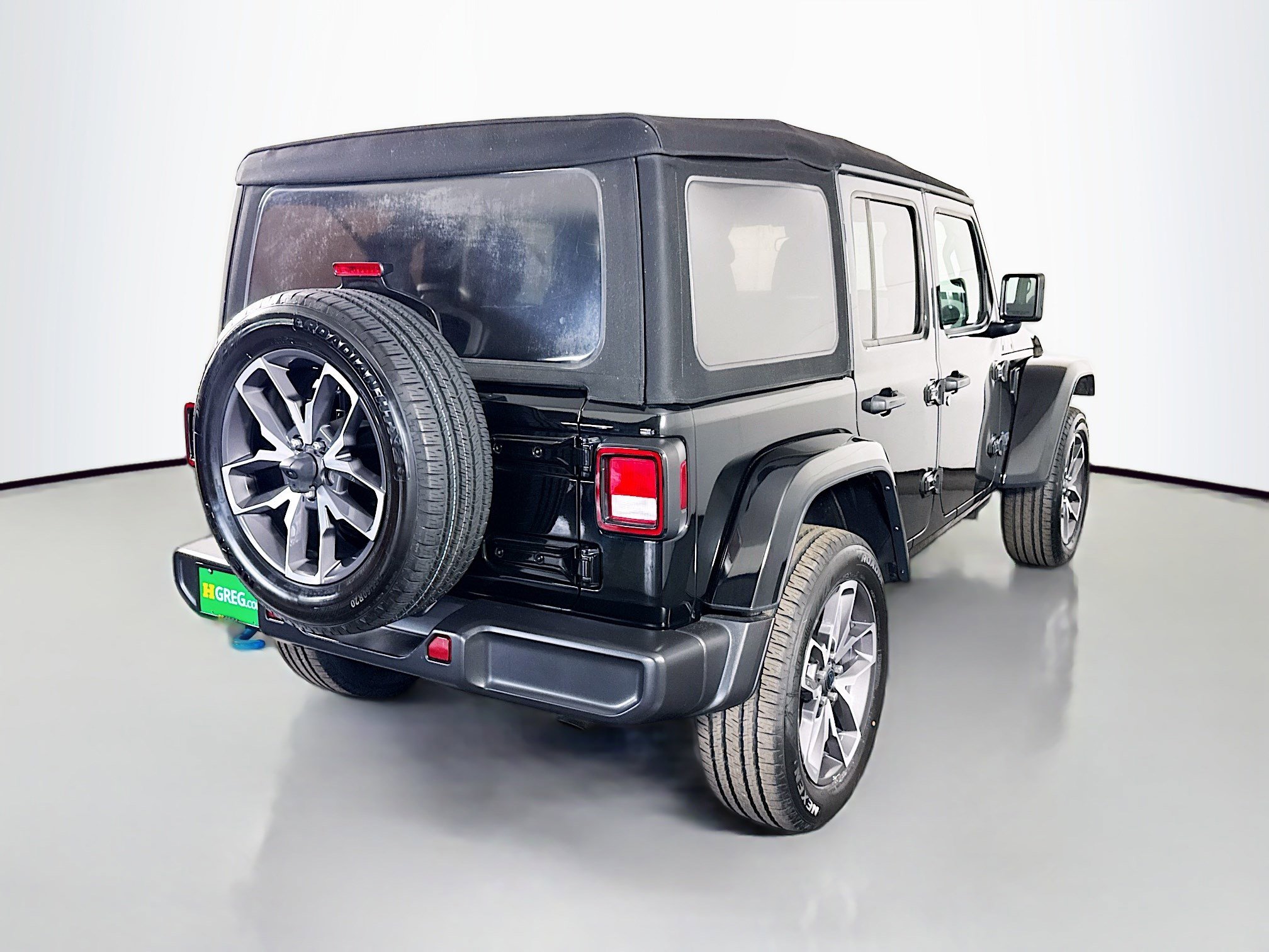 Used 2024 Jeep Wrangler Unlimited AWD/4WD image 10