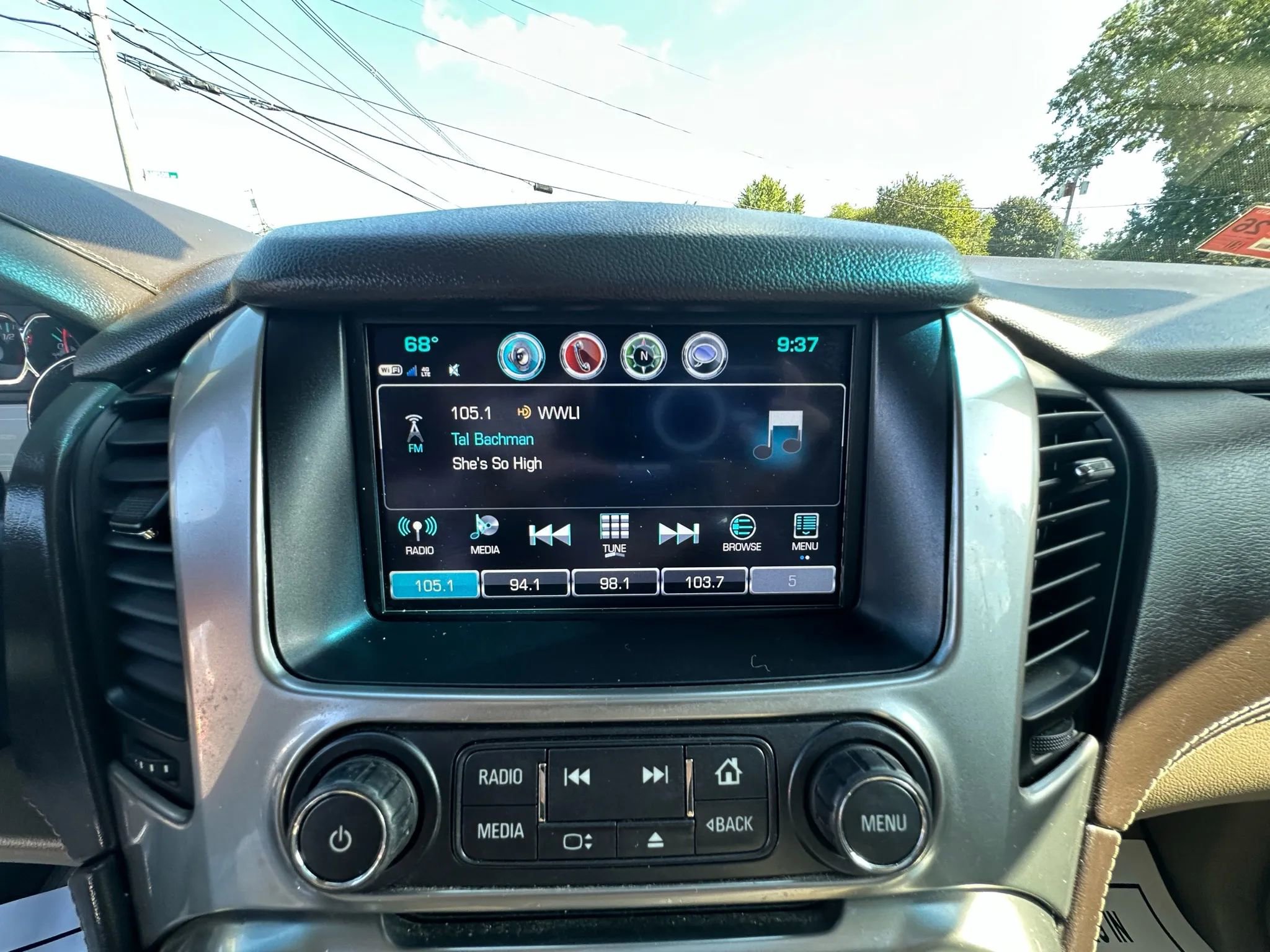 Used 2019 Chevrolet Suburban LT image 21
