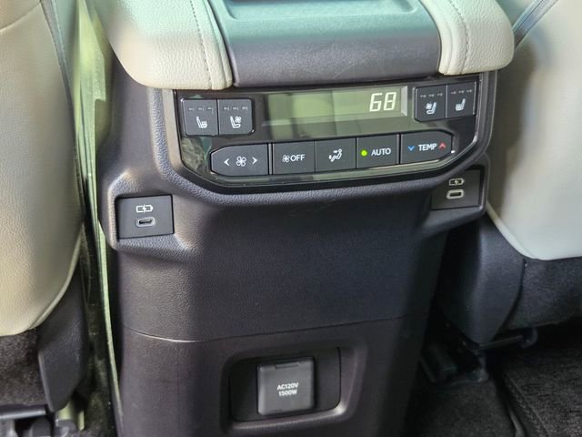 Used 2025 Toyota Grand Highlander AWD Hybrid image 13