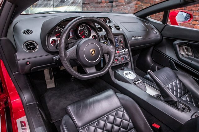 Used 2014 Lamborghini Gallardo LP 550-2 image 2