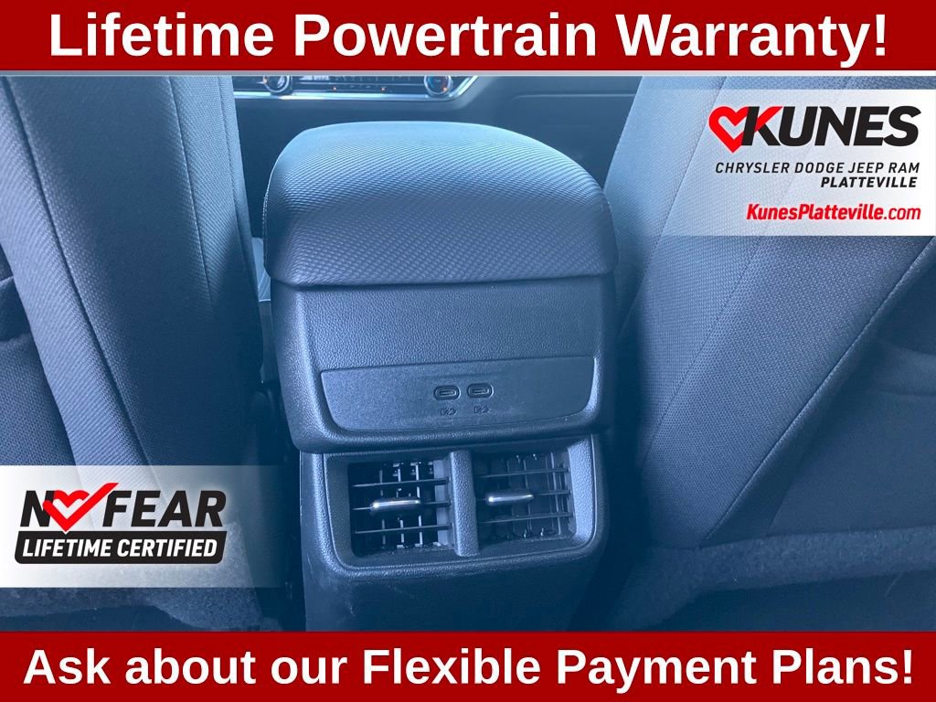 Used 2025 Chevrolet Equinox LT image 25