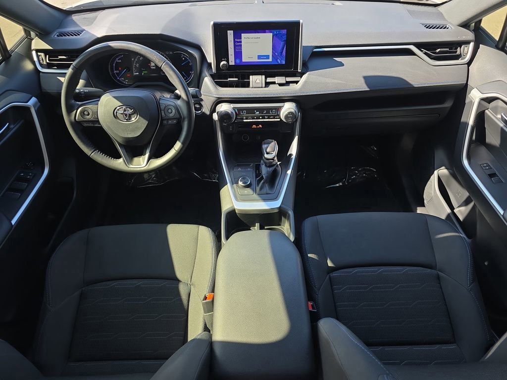 Used 2023 Toyota RAV4 SE image 19